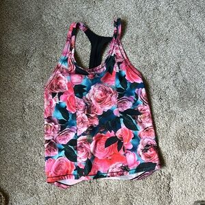 Lululemon floral tank top. Size 8. No original tag. Good used condition.